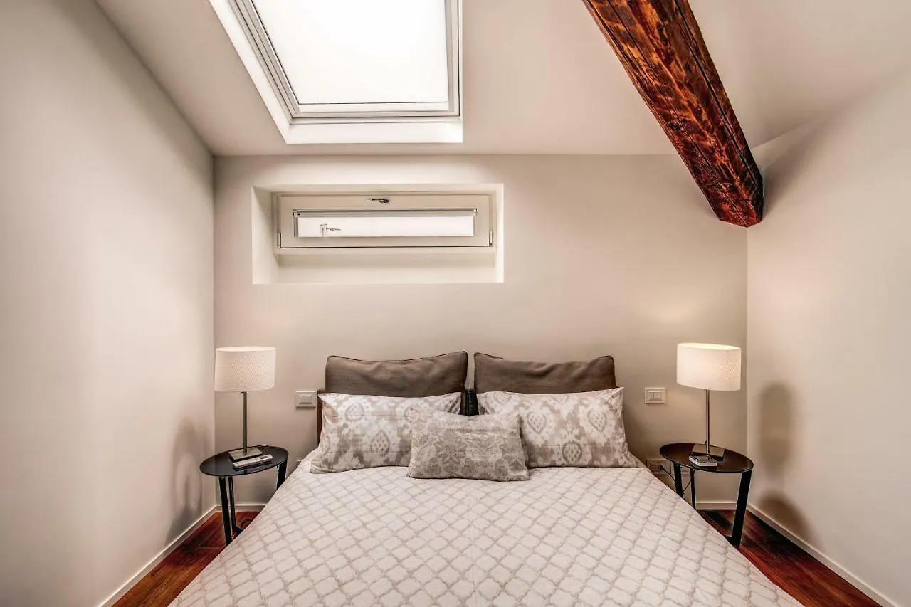 Luxurious Apartment In ميلان