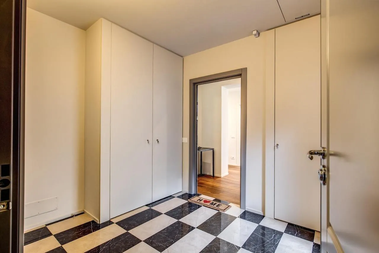 Luxurious Apartment In ميلان