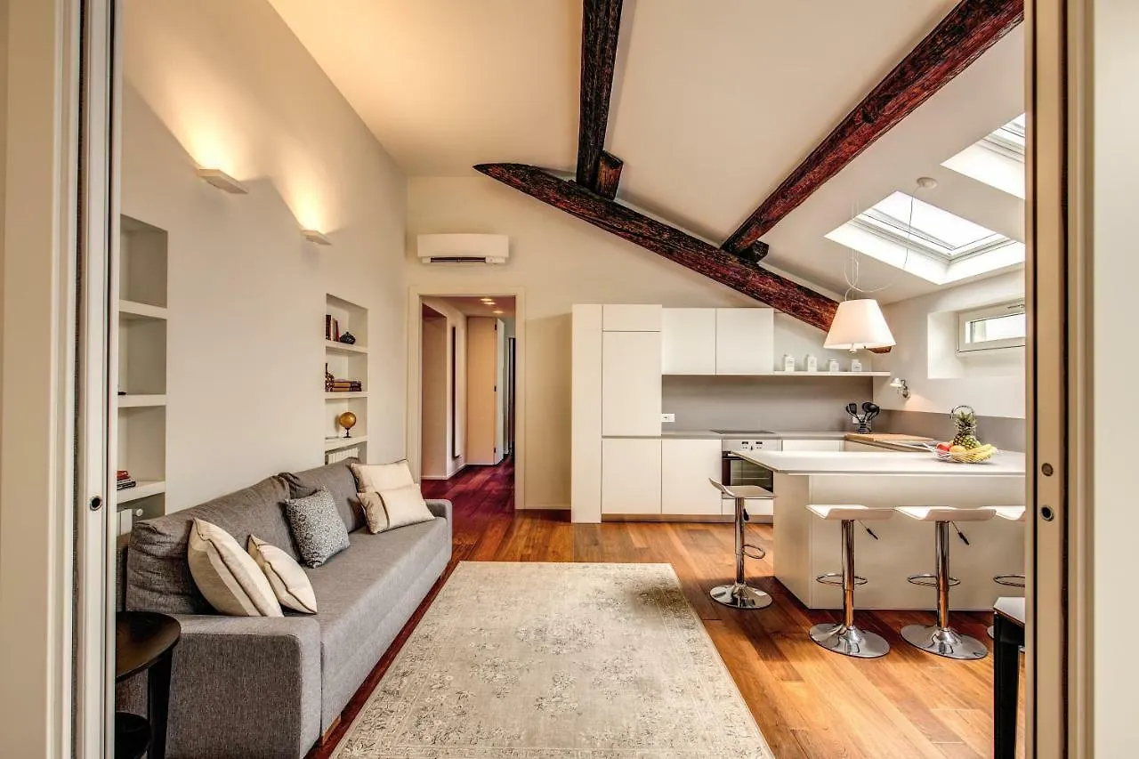 Luxurious Apartment In Milano 0*,